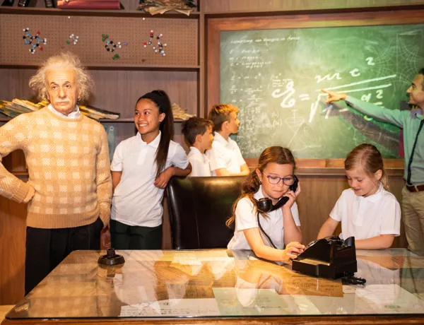 MERLIN SCHOOL 35 Einsteingroupshot